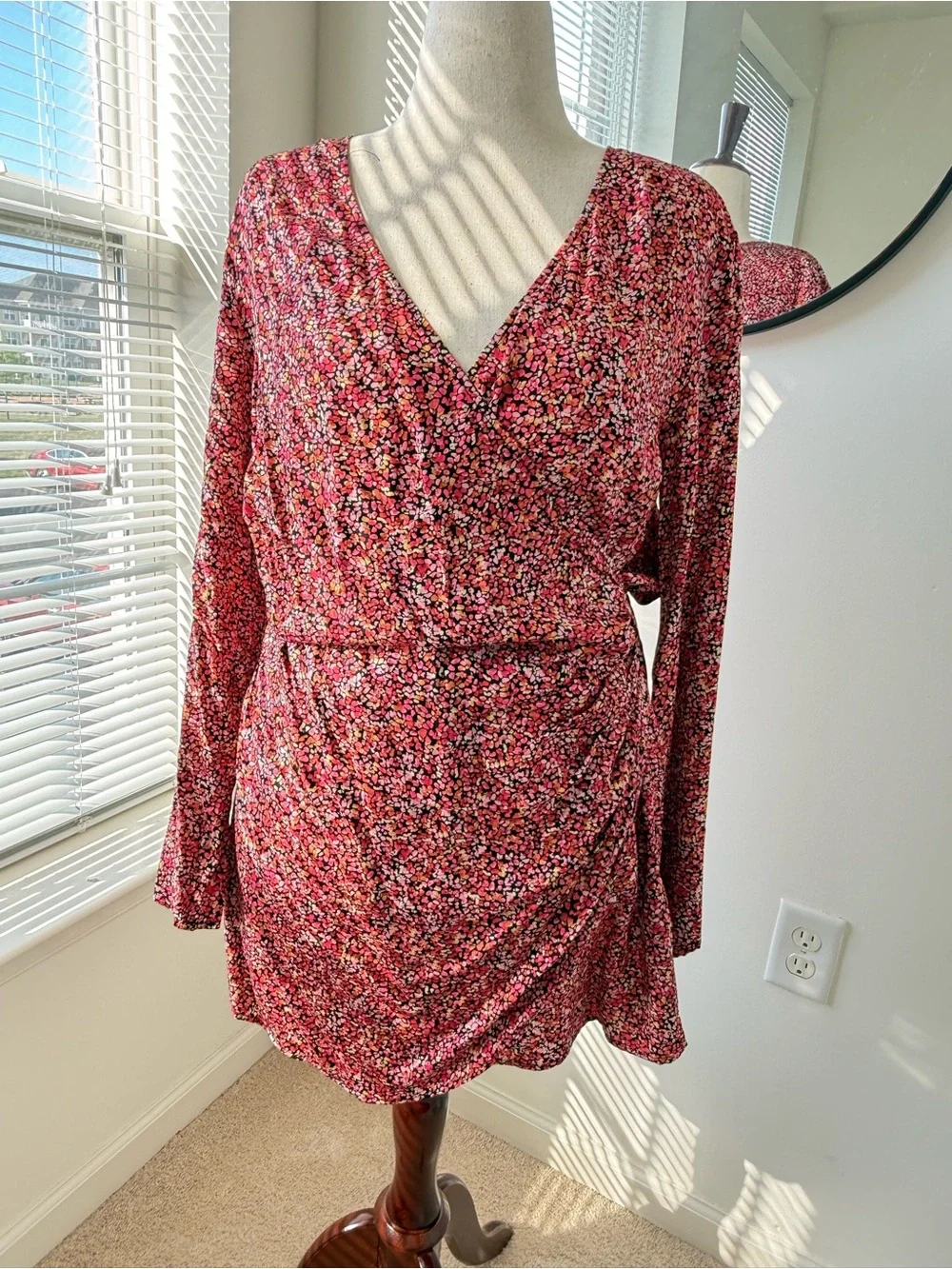 H&M Pink Floral Long Sleeve V-Neck Dress - Picture 3 of 5